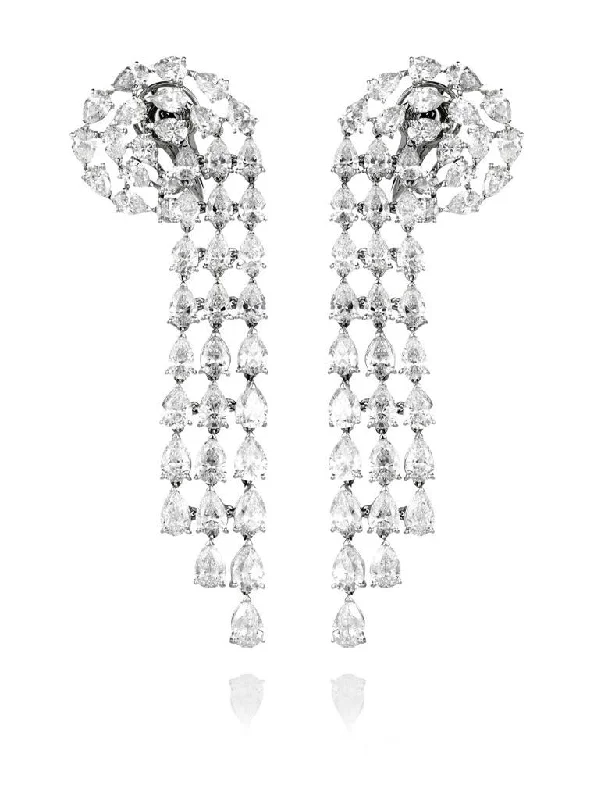 Important White Diamond Earrings