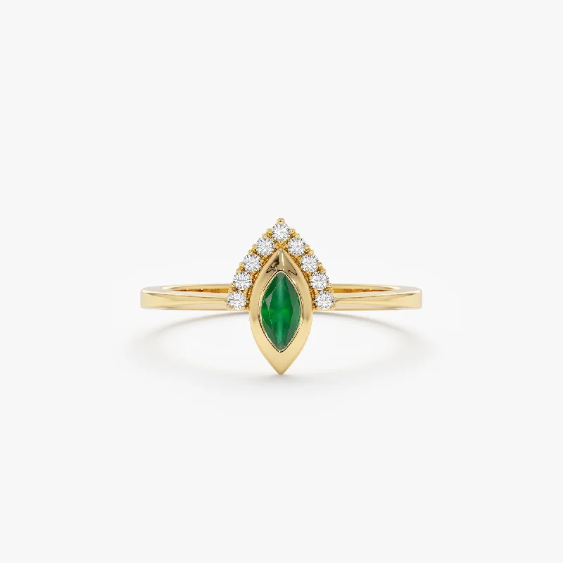 Diamond and Marquise Emerald Ring, Branca