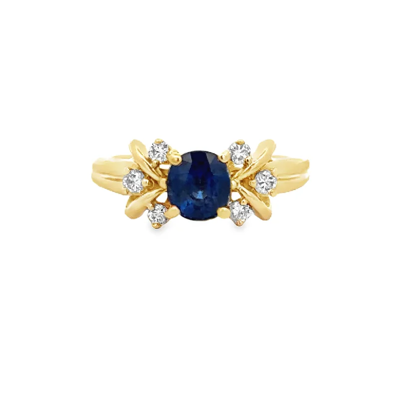 Sapphire and Diamond Ring in 18k Yelow Gold