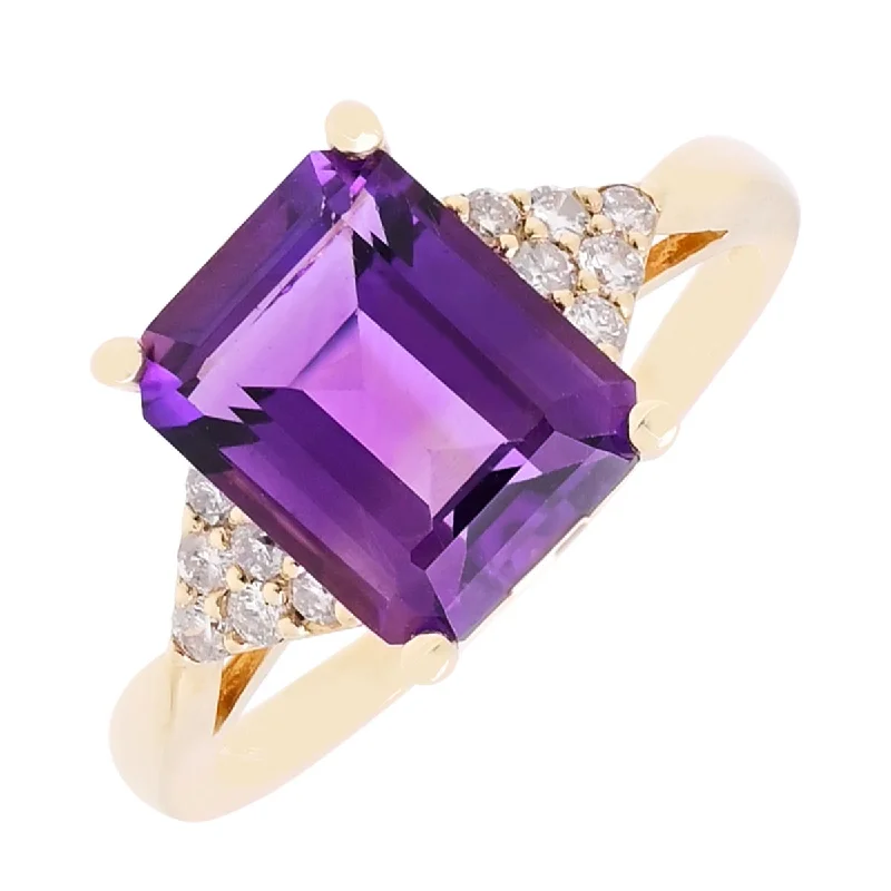 Emerald Cut Amethyst Ring in 14kt Yellow Gold with Diamonds (1/7ct tw)