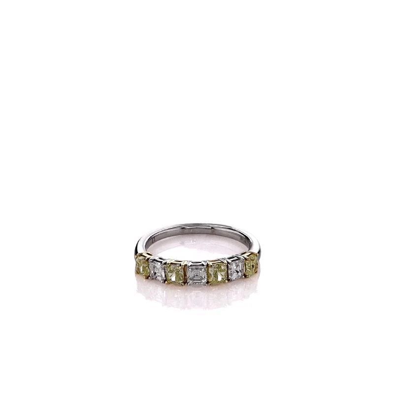 18k Two-Tone Alternating Yellow and White Diamond Band