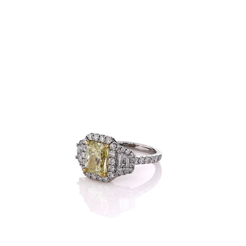 18k White Gold Yellow and White Diamond Center Halo Ring