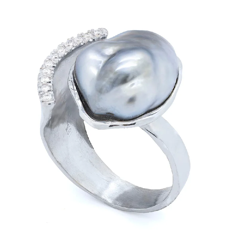 Asymmetrical Keshi Tahitian Pearl RING WITH DIAMONDS ARCH