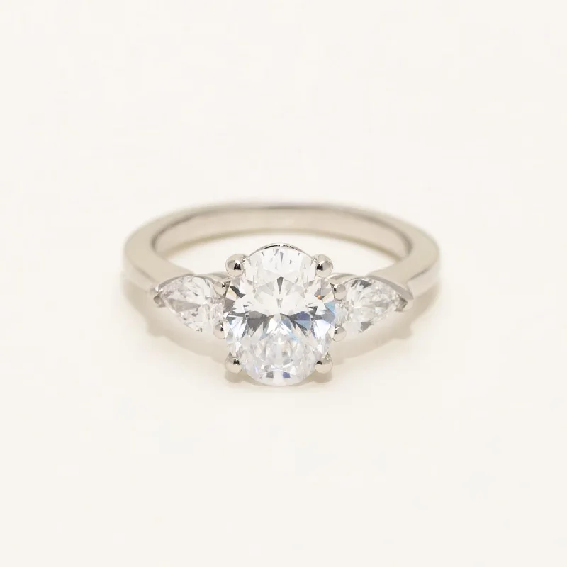 Oval Diamond Engagement Ring Setting in Platinum (1/2ct tw)